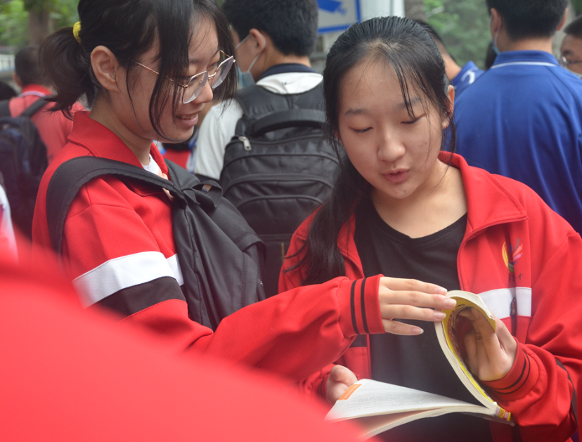 莱比锡发布备战花絮，冲刺阶段迎来里程碑，社区盾任务艰巨，团队化学反应显著的简单介绍